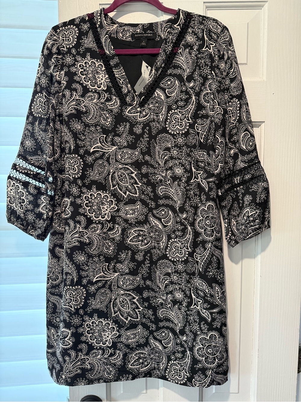 Banana Republic Black and White Paisley V-Neck Top